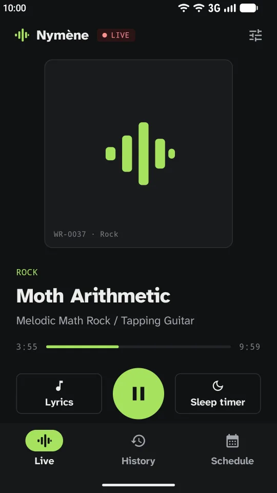 Live screen of the Android app: the track on air, its progress and the Lyrics, Pause and Sleep timer buttons.